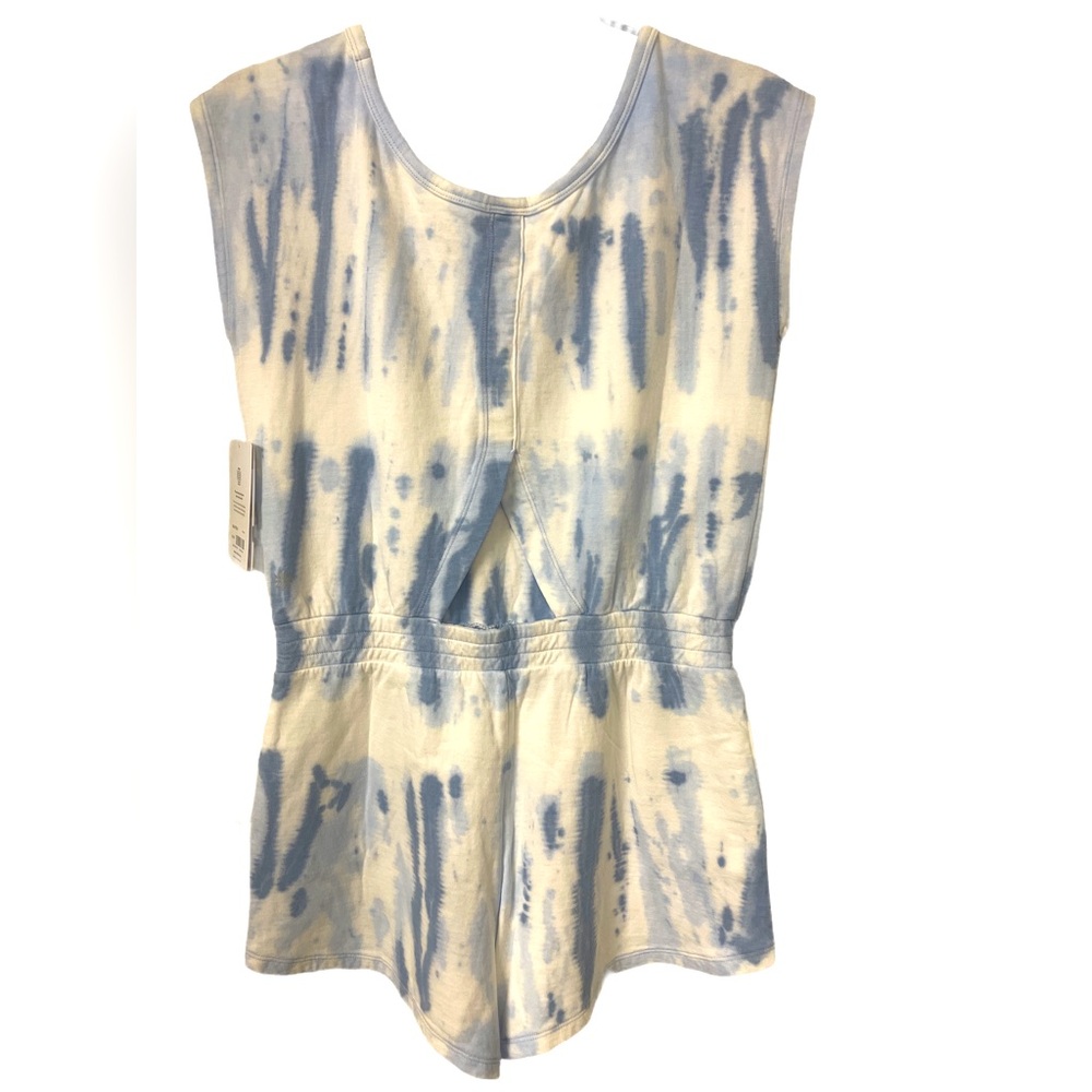 NWT Athleta Girl XL/14 streaked tye dye romper. Pockets & cut out in back.